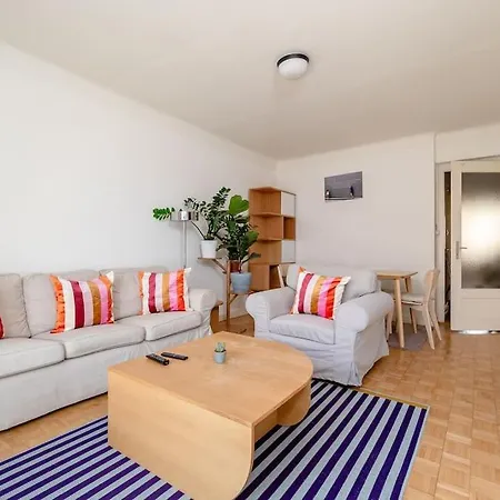2 Bedroom Near And International Organisations