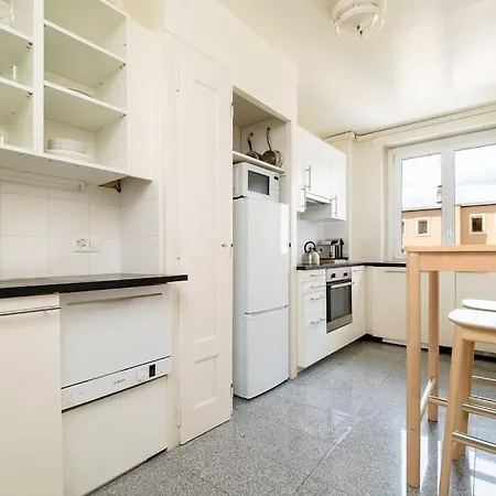2 Bedroom Near And International Organisations Appartement